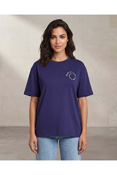 REDTAG تيشيرت نسائي رياضي بأكمام قصيرة باللون الكحلي