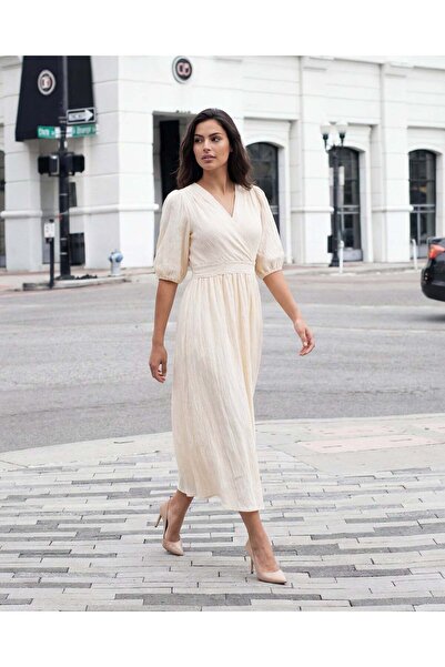 REDTAG فستان نسائي عاجي اللون لفّ ملفوفة وتفاصيل عند الخصر