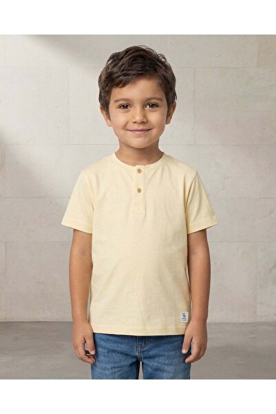 REDTAG تيشيرت هنلي أصفر بأكمام قصيرة للأولاد