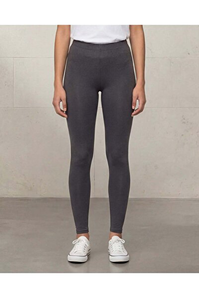 REDTAG بنطلون ضيق بقصة قصيرة باللون الرمادي الداكن للنساء