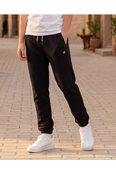 REDTAG بنطال رياضي أسود من قماش البيكيه بثنيات قماش إنترلوك الكبار