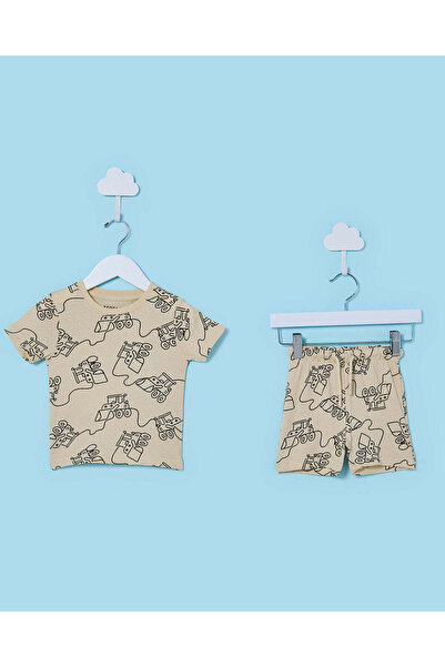 REDTAG طقم بيجاما قصير للأولاد الرضع، بيج اللون، مطبوع عليه شاحنة، مكون من قط...