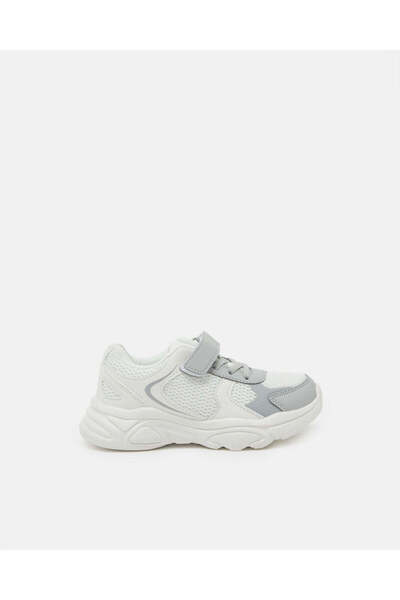 REDTAG حذاء رياضي أبيض سميك للأولاد ألوان متباينة