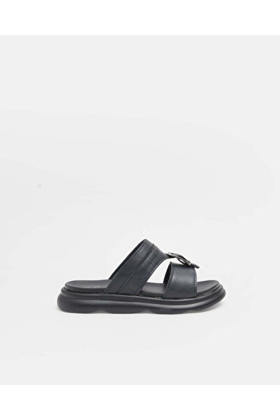 REDTAG صندل مريح سادة للأولاد باللون الكحلي