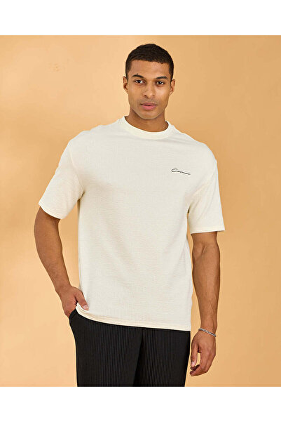 REDTAG تي شيرت جاكار رجالي باللون البيج