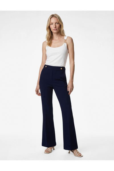 Koton Κρεπ Scuba Υφασμάτινη μπλούζα χωρίς μανίκια με λαιμόκοψη U και μεταλλικ...