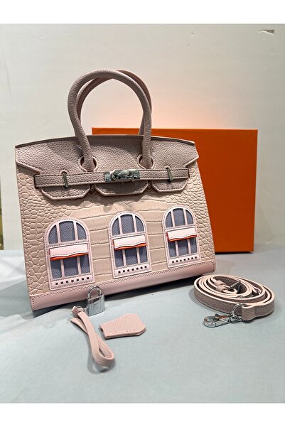 GC A luxurious women's Bag with an elegant architectural design – a modern to...