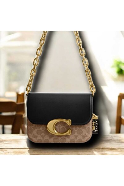 GGGG Shoulder Bag with quality accessories