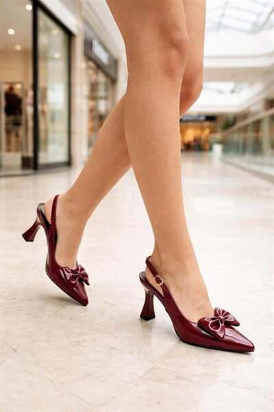 Difolia Pantofi de damă din piele lacuită, culoare chihlimbar, cu vârf ascuți...