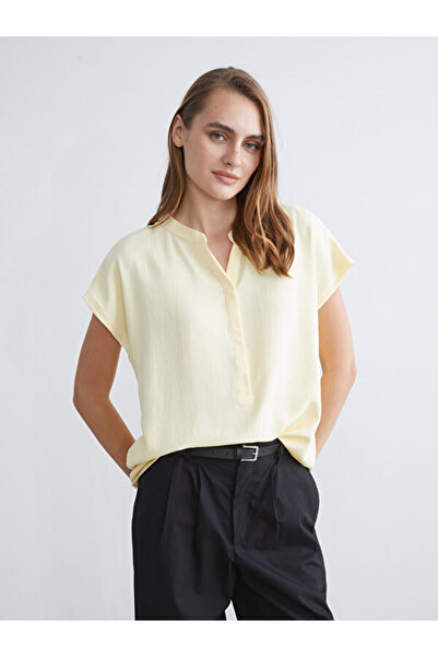 LC Waikiki Λαμπερές επιλογές από το Shining Store: Μπλούζα με γιακά Kaçık Roba