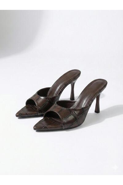 softoria shoes حذاء نسائي بكعب من الجلد اللامع ومقدمة مدببة وحزام واحد مناسب ...