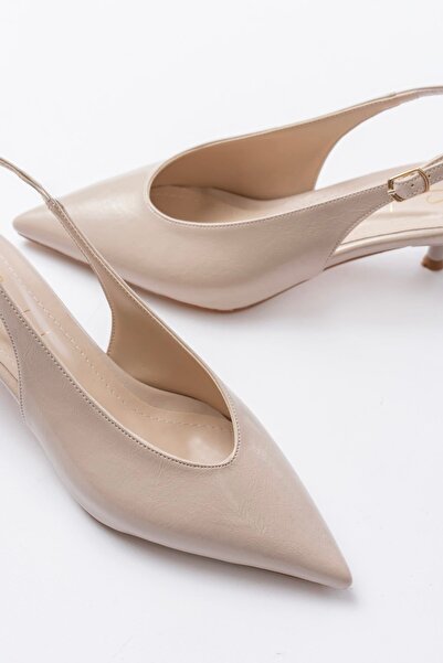 simplicity Beige Wrinkled Patent Leather Kitten Heel Shoes