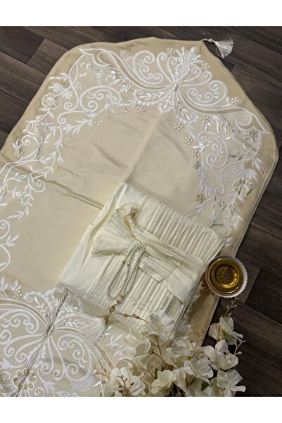 RUG طقم صلاة كلاسيكي بلون سكري (أوف وايت)، يعكس النقاء بلمسات تطريز يدوية وتص...