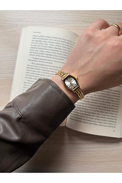 rubsey ساعة يد نسائية كلاسيكية بتصميم معدني بسيط وتصميم صغير