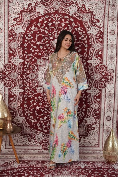 AFandina جلابية راقية بتصميم انسيابي وأناقة لافتةER+89