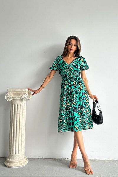 Caddebostan Moda Leopard Patterned Gipe Detailed Short Sleeve V-Neck Midi Dress