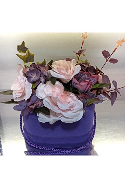 Pasiunea Florilor Cutie Catifea Mov Ovală Cu Trandafiri Roz
