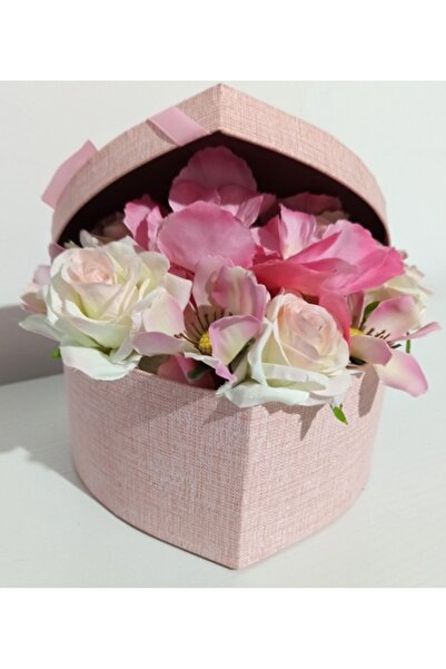 Pasiunea Florilor Pink Heart Box With Bow and Pink Poppies