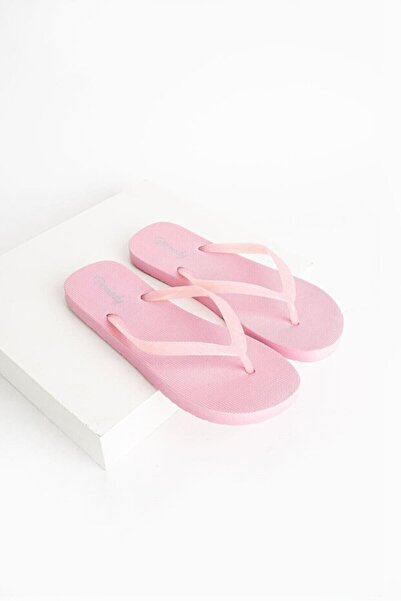 Frelyn Breezia Women's Black Basic Comfortable Flip Flops Beach Slippers Premium