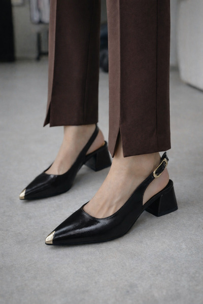 CİMİLİ SHOES Women's Wrinkled Patent Leather Metal Toe Detail 3 Centimeter Heel