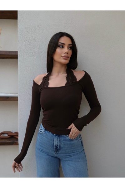 ESRAHELVACI Lace Halter Neck Blouse