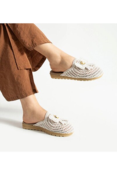 WOSSE Closed Front Stone-Embellished Bow Tie Straw Knitted Women's Slippers