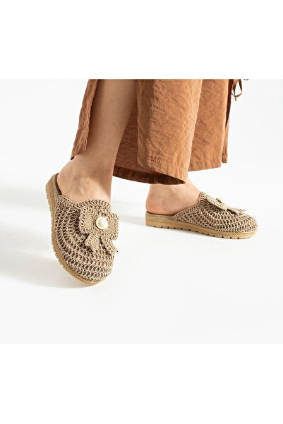 WOSSE Closed Front Stone-Embellished Bow Tie Straw Knitted Women's Slippers