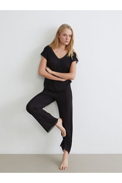 LC Waikiki Rmz Gi̇yi̇m Farkiyla V Dikim Tulle Detailed Women's Pajama Set