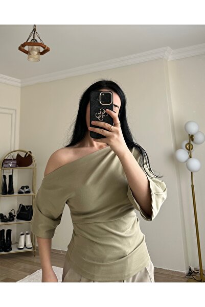 YELZEY BUTİK Kayık Yaka Drape Detail Body