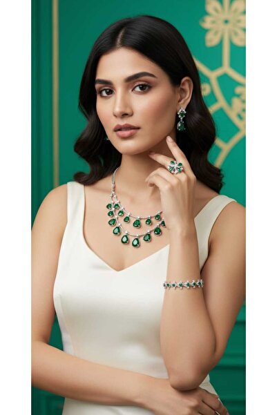 Arjwan Accessories A stunning women's jewelry accessory set