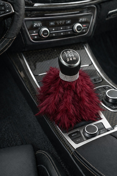IŞILTI DESİGN Crystal Stone Detailed Feathered Car Gear Shift Ornament for Wo...