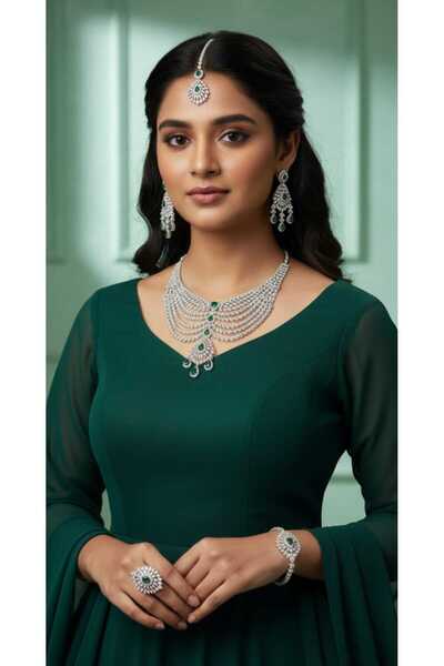 Arjwan Accessories A stunning women's jewelry accessory set