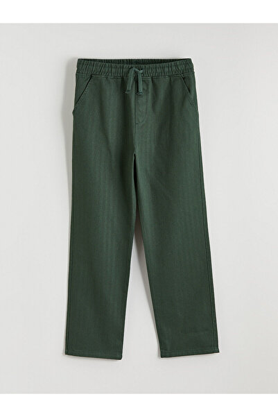 LC Waikiki بنطلون للأولاد من مجموعة إلسيفا باللون الأخضر مع خصر مطاطي