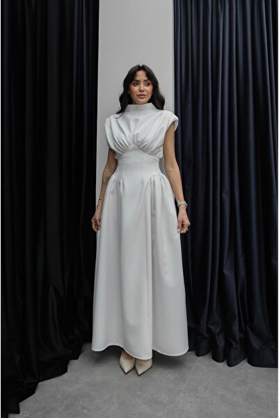 Havoş Beyaz Enid Belden Oturtmalı Vatkalı Elbise