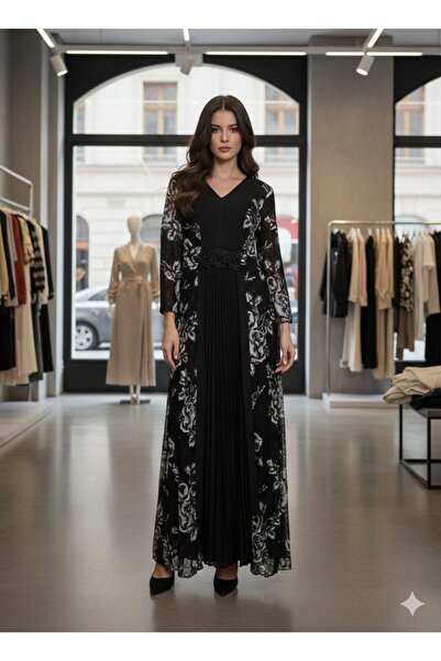 Pyramid masterpieces Elegant and soft evening dress