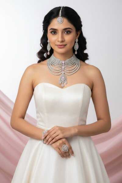 Arjwan Accessories A stunning women's jewelry accessory set