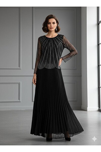 Pyramid masterpieces Elegant evening dress with long sheer sleeves