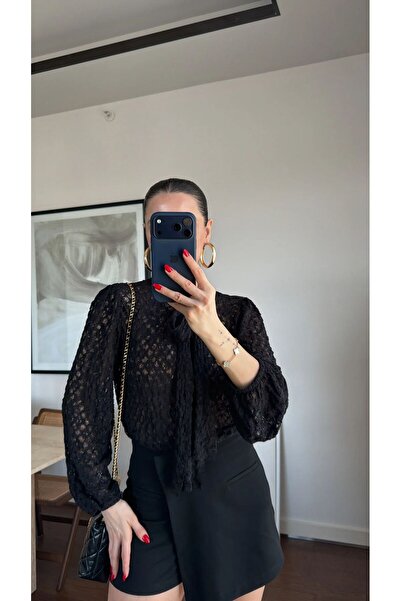 ALVOR Lace Blouse with Binding Details