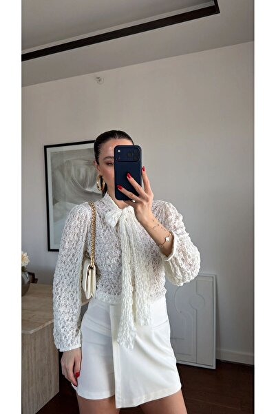 ALVOR Lace Blouse with Binding Details