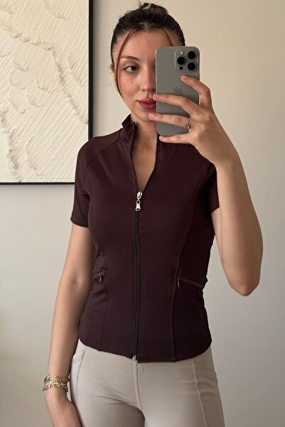 İlayda Toprak Γυναικεία κοντομάνικη μπλούζα με φερμουάρ και τσέπες σε καφέ χρ...