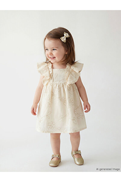 LC Waikiki فستان بناتي من مجموعة إلسيفا بلون إكرو مع ياقة مربعة مطرزة وكشكشة