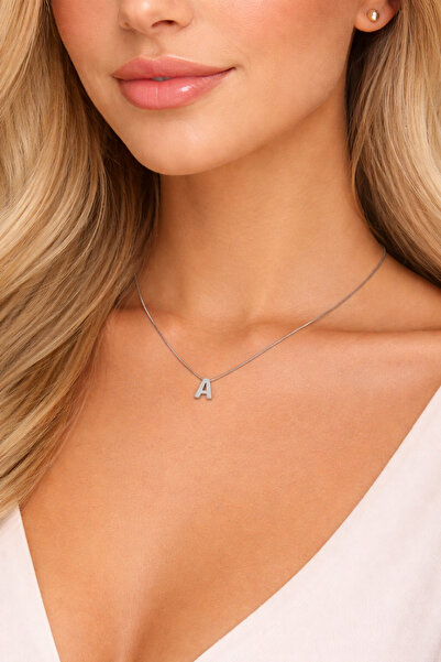 Yush aksesuar A HARFLİ GÜMÜŞ RENK ÇELİK KOLYE