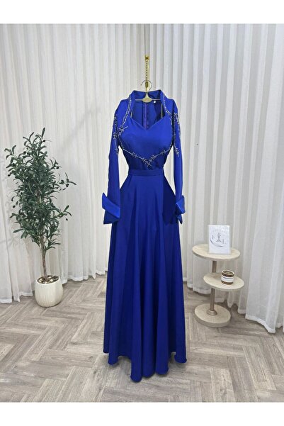Farah Fashion This dress stands out with its enchanting royal blue color that...