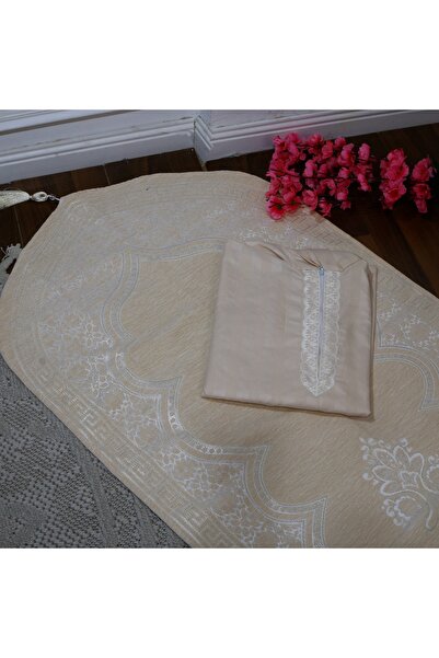 BS A distinctive women's prayer set, consisting of a padded prayer mat embroi...