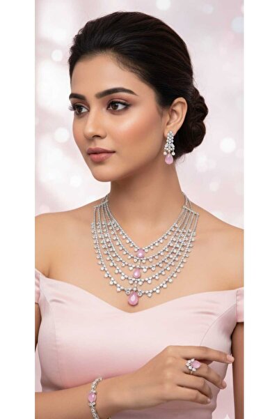 Arjwan Accessories A stunning women's jewelry accessory set