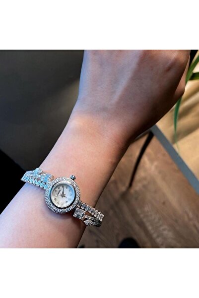 Cotier ساعة نسائية بنجرة زركون