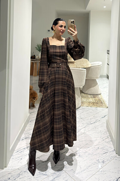 Seda Yalçın Atelier Kare Yaka Kemerli Ekoseli Elbise Kahve-Siyah
