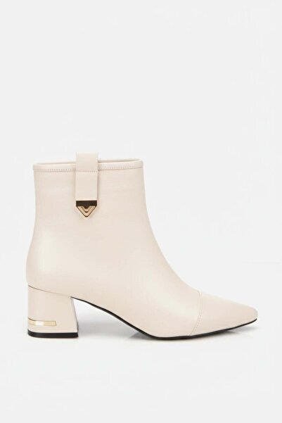 Yaya by Hotiç Kadın Kemik Tokalı Topuk Detaylı Topuklu Bot