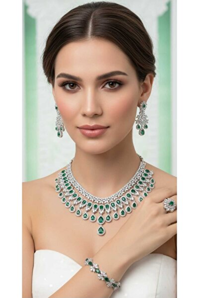 Arjwan Accessories A stunning women's jewelry accessory set