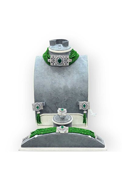 Arjwan Accessories A stunning women's jewelry accessory set